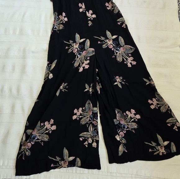 Free People Dream Big Floral Print Jumpsuit Size XS EUC - Picture 13 of 16